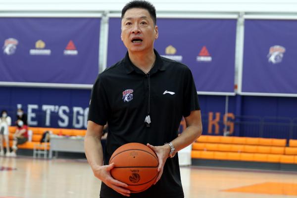 李春江现在是哪个队的教练_李春江担任哪支球队的教练