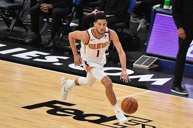 太阳队布克受伤什么时候回归_NBA太阳队德文布克伤情介绍