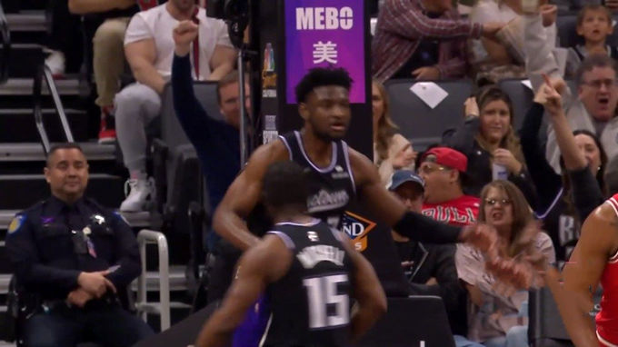 0023uzJ9ly1h0adliamchj60ru0fodi002.jpg